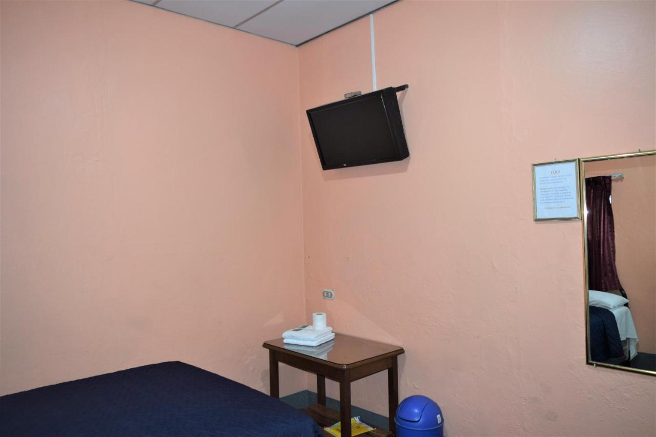 Hotel Asuncion Guatemala City ภายนอก รูปภาพ