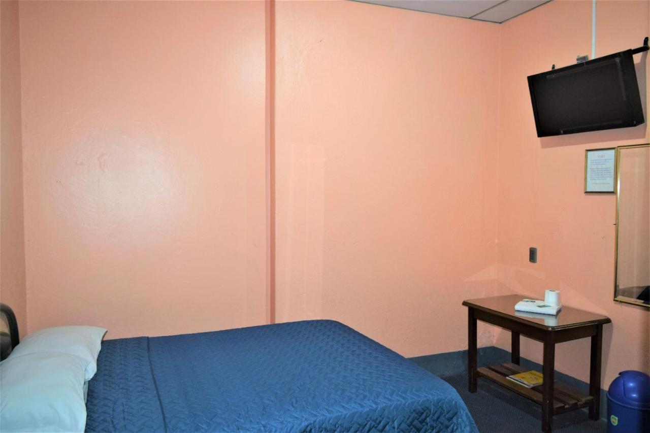 Hotel Asuncion Guatemala City ภายนอก รูปภาพ