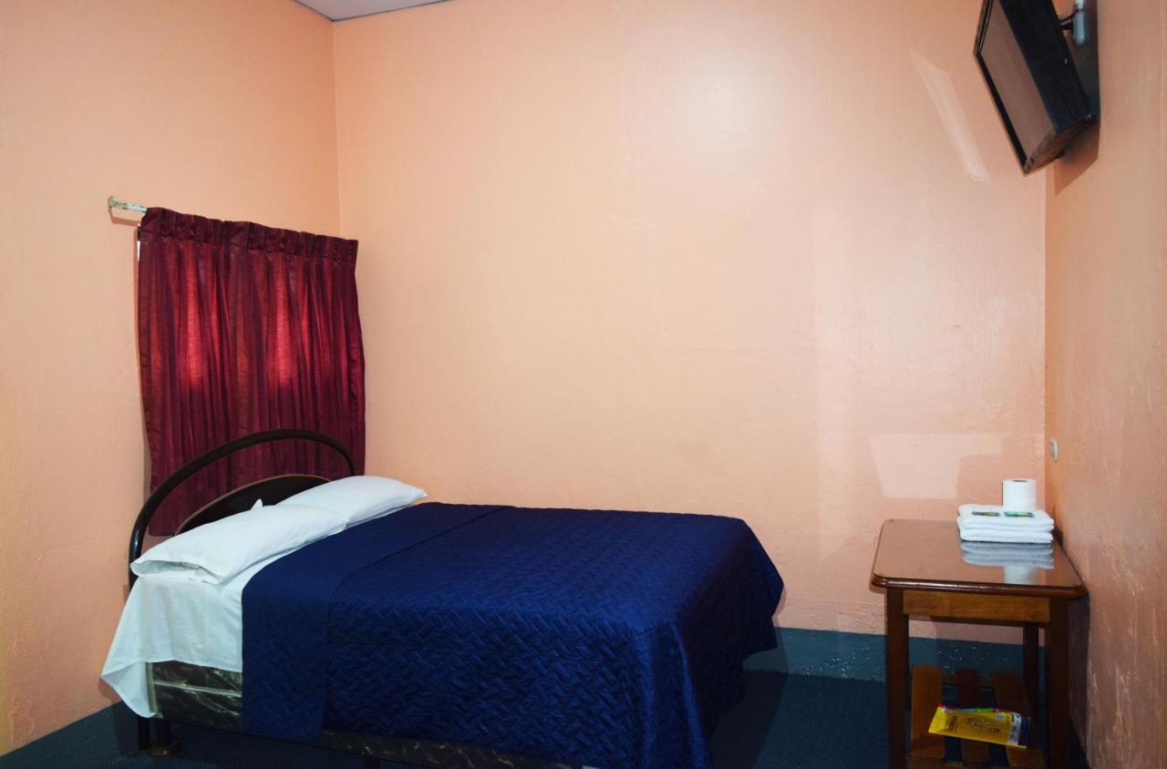 Hotel Asuncion Guatemala City ภายนอก รูปภาพ