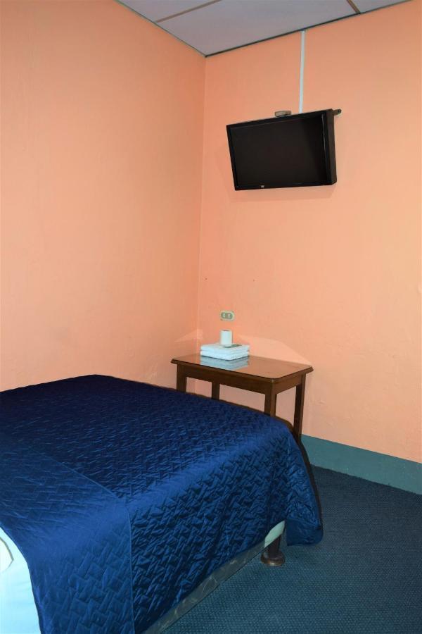 Hotel Asuncion Guatemala City ภายนอก รูปภาพ