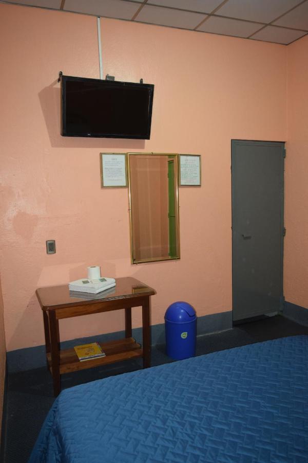 Hotel Asuncion Guatemala City ภายนอก รูปภาพ